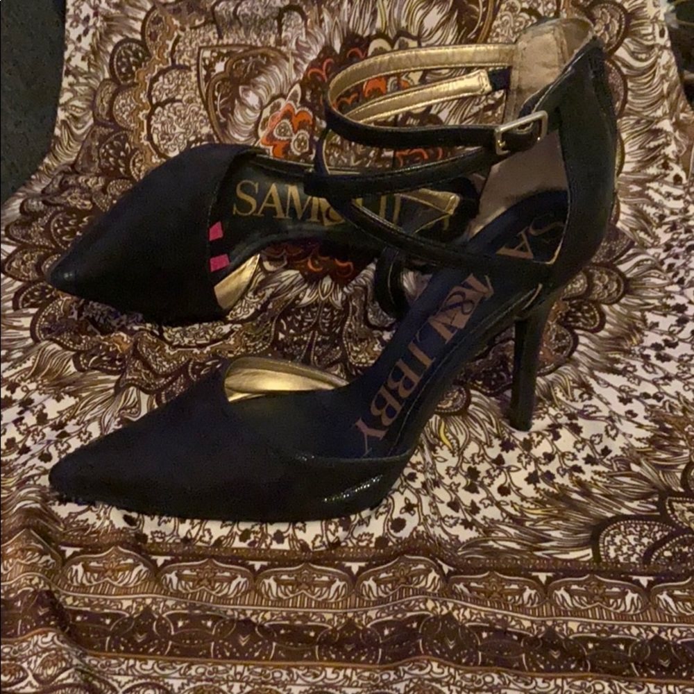 Woman’s size 7 Sam & Libby